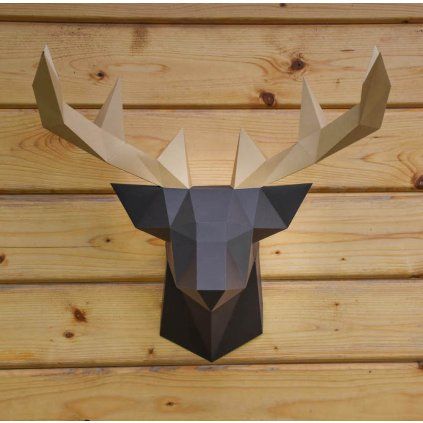Jelen hnědý – papírový 3D model PaperTime