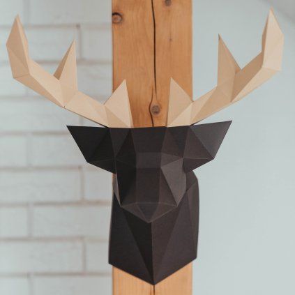 Jelen hnědý – papírový 3D model PaperTime